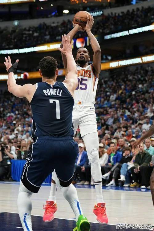 杜兰特在西班牙队比赛中败北，比赛局势复杂引发热议！再创辉煌时刻的简单介绍